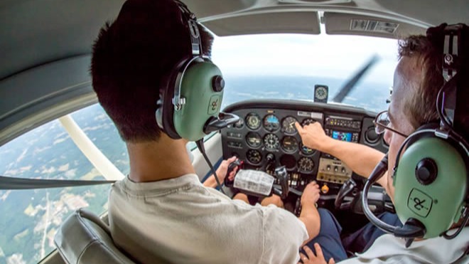 ¿Cómo convertirte en piloto de avión privado en Chile?