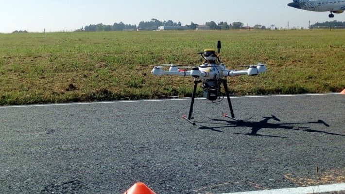 ¿Qué debe hacer un operador de RPA si detecta una pérdida de potencia en vuelo?