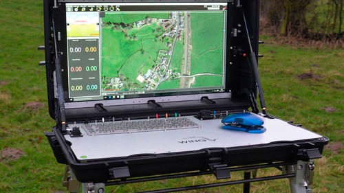 ¿Qué sistema permite al operador conocer en tiempo real el estado del enlace de mando y control (C2)...